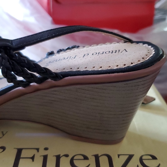 Shoes - Picture 6 of 7